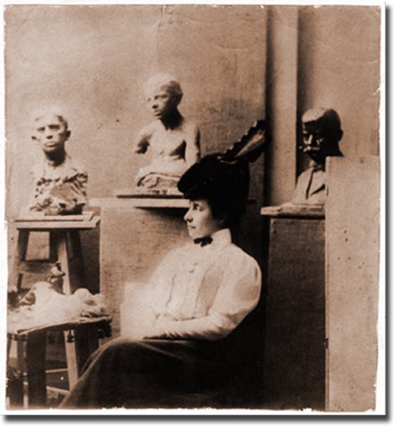 Otilia Cosmuta in atelier